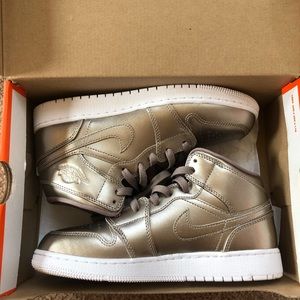 JORDAN 1 mid Sepia Stone
